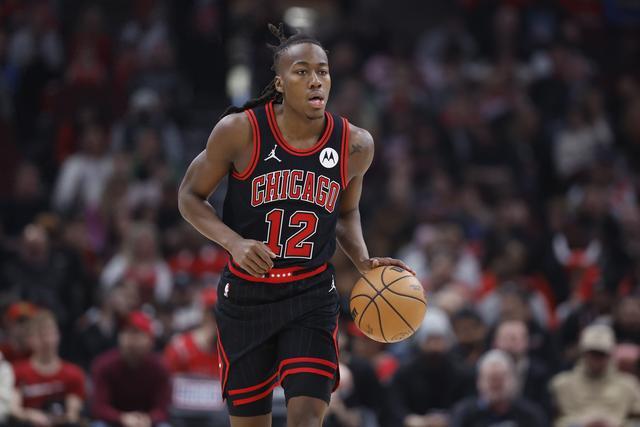 中国男篮生死战变阵：胡明轩代替李凯尔进首发