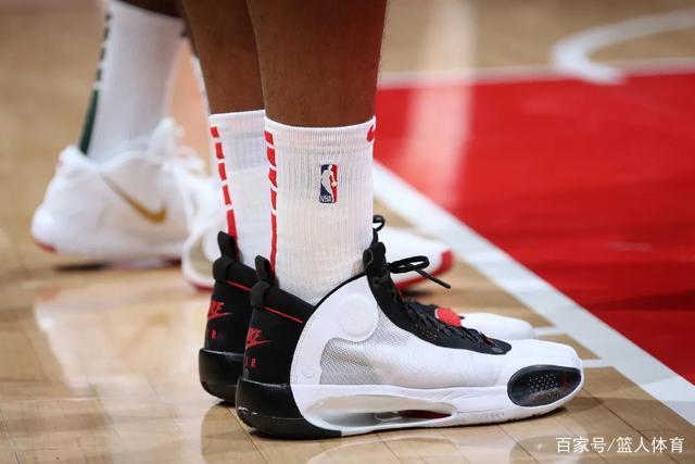 官方：国米与28岁邓弗里斯续约至2028年6月